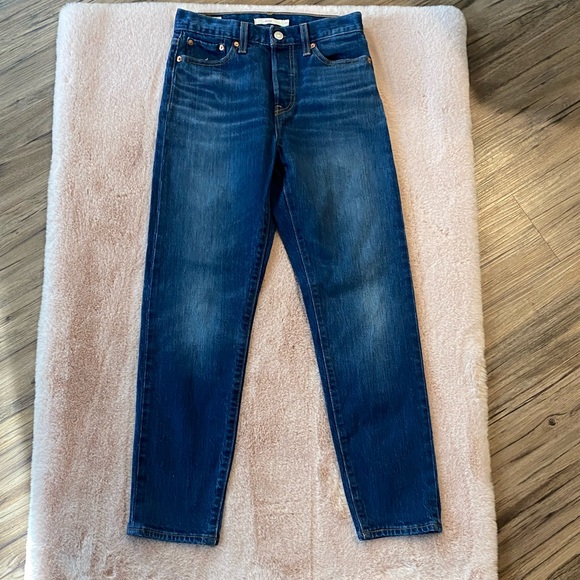 Levi’s Wedgie Jeans - Picture 4 of 10